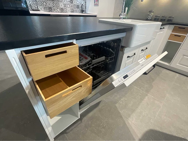 Ingerichte keuken uitgerust expo - afbeelding 3 van  34