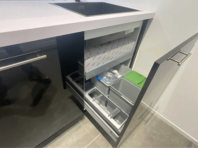 Ingerichte keuken uitgerust expo - afbeelding 3 van  17