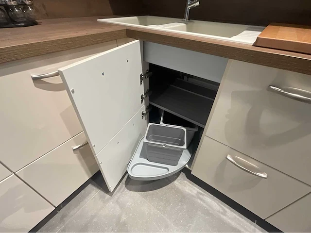 Ingerichte keuken uitgerust expo - afbeelding 3 van  26