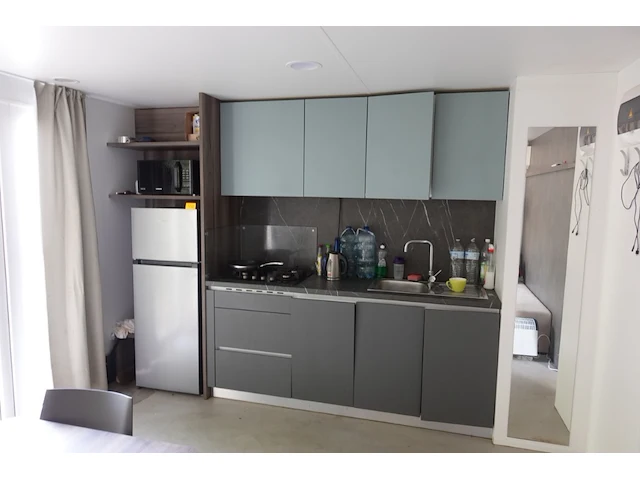 Ingerichte luxe stacaravan adria - afbeelding 6 van  19
