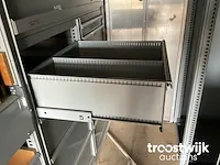 Ingerichte militaire materiaalcontainer - afbeelding 4 van  10