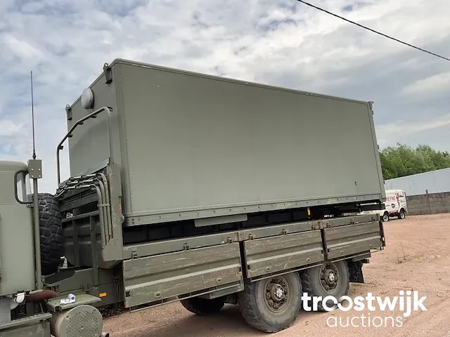 Ingerichte militaire materiaalcontainer - afbeelding 8 van  10
