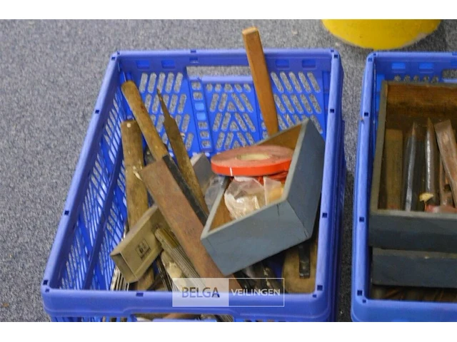 Inhoud 2 kisten div materialen - afbeelding 2 van  4