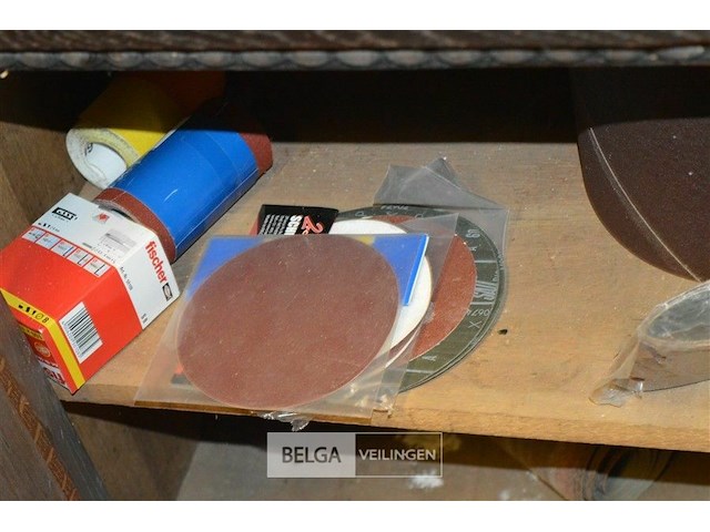 Inhoud 2 lades handmateriaal - afbeelding 1 van  4