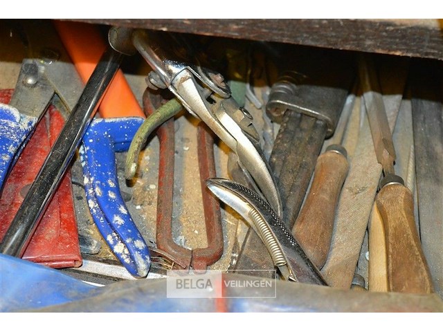 Inhoud 2 lades handmateriaal - afbeelding 3 van  4