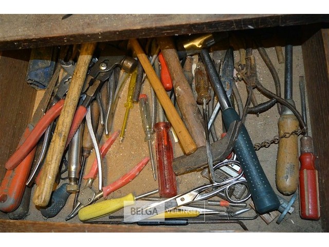 Inhoud 2 lades handmateriaal - afbeelding 4 van  4