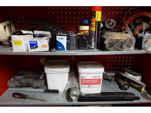 Inhoud 3x metalen kast - afbeelding 8 van  17