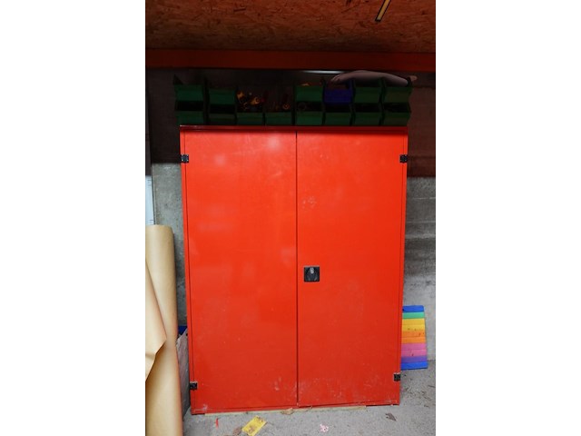 Inhoud 3x metalen kast - afbeelding 11 van  17