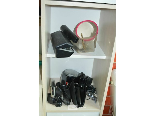 Inhoud badkamer (meubilair en bad niet inbegrepen) - afbeelding 1 van  4