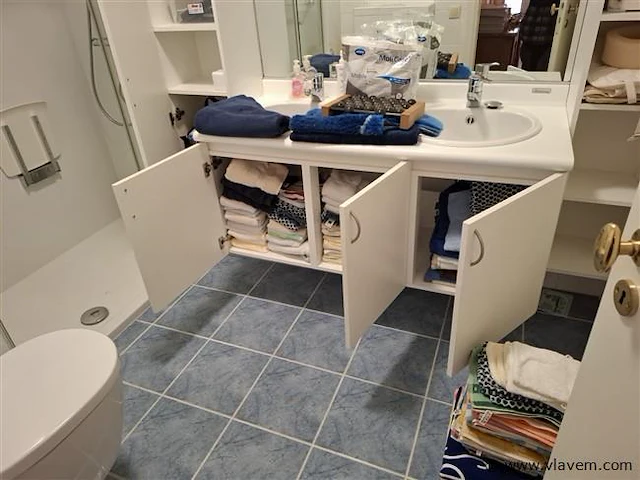 Inhoud badkamer - afbeelding 1 van  5