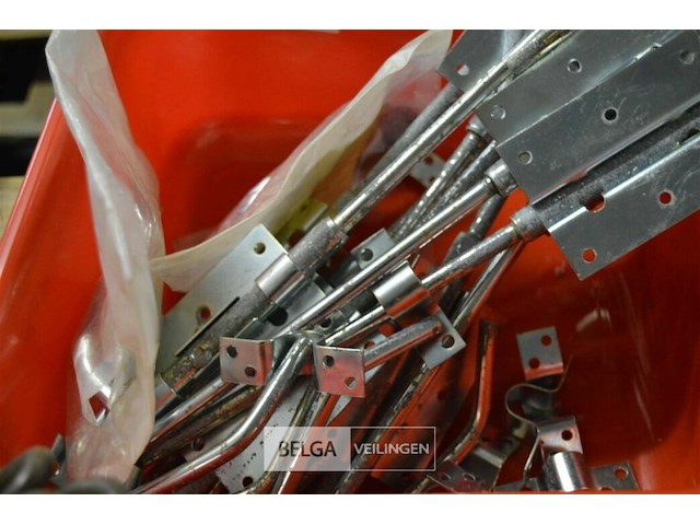 Inhoud bak deursluiting poort - afbeelding 3 van  3