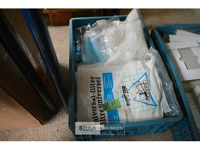 Inhoud bak div poetsmaterialen - afbeelding 1 van  1