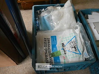 Inhoud bak div poetsmaterialen