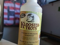 Inhoud bak div poetsprodukten - afbeelding 3 van  4