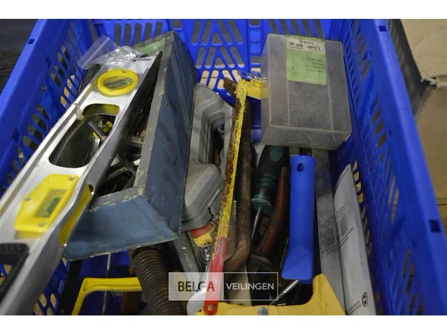 Inhoud bak div werkmaterialen - afbeelding 3 van  3