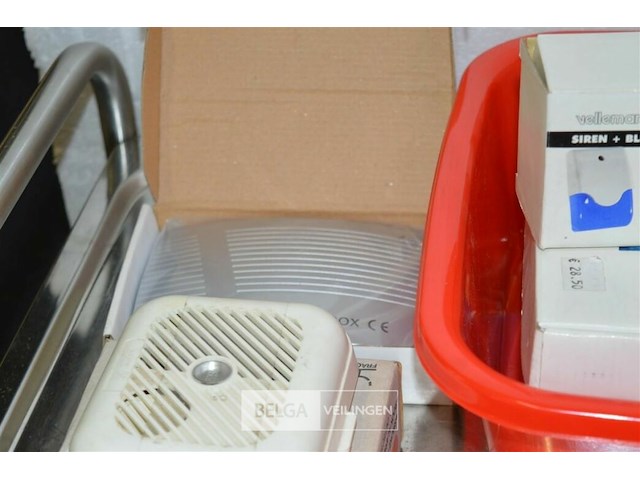 Inhoud bak div - afbeelding 4 van  4