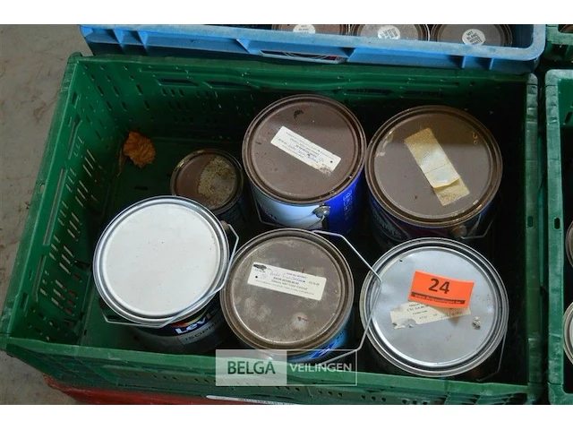Inhoud bak diverse soorten verf - afbeelding 1 van  2