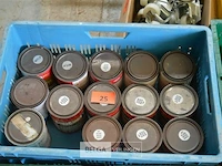 Inhoud bak diverse soorten verf - afbeelding 1 van  2
