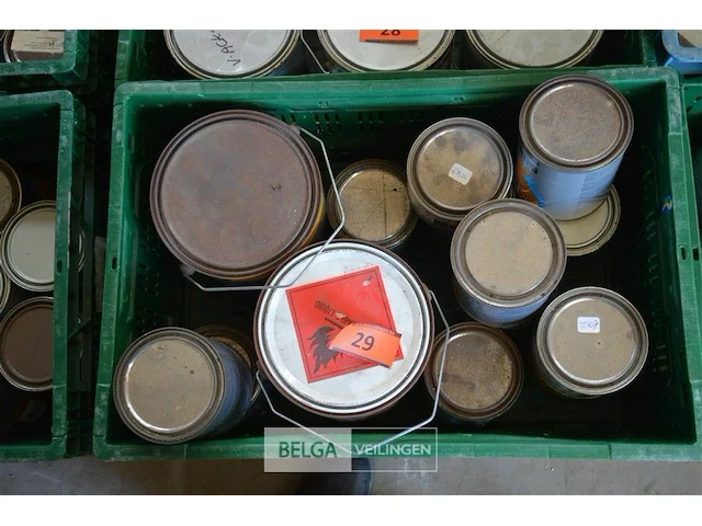 Inhoud bak diverse soorten verf - afbeelding 1 van  1