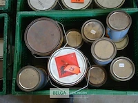 Inhoud bak diverse soorten verf - afbeelding 1 van  1