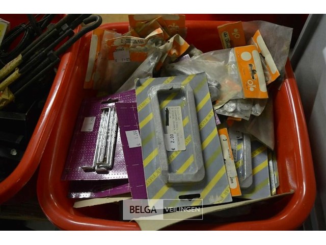 Inhoud bak krammen, nagelhaken - afbeelding 1 van  4