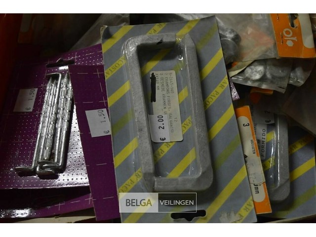 Inhoud bak krammen, nagelhaken - afbeelding 2 van  4