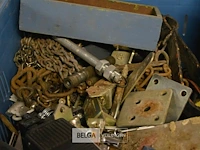 Inhoud bak oud ijzer - afbeelding 2 van  3