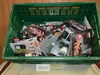 Inhoud bak partij div grim materialen - afbeelding 1 van  4