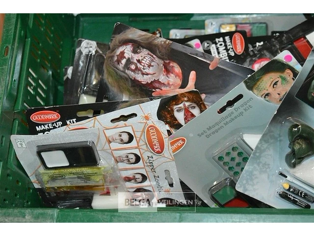 Inhoud bak partij div grim materialen - afbeelding 2 van  4