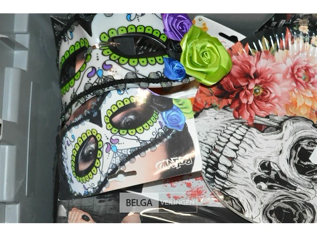 Inhoud bak partij div halloween deco - afbeelding 2 van  5