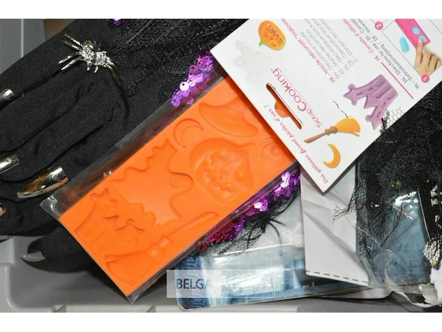 Inhoud bak partij div halloween deco - afbeelding 2 van  4