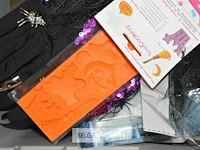 Inhoud bak partij div halloween deco - afbeelding 2 van  4