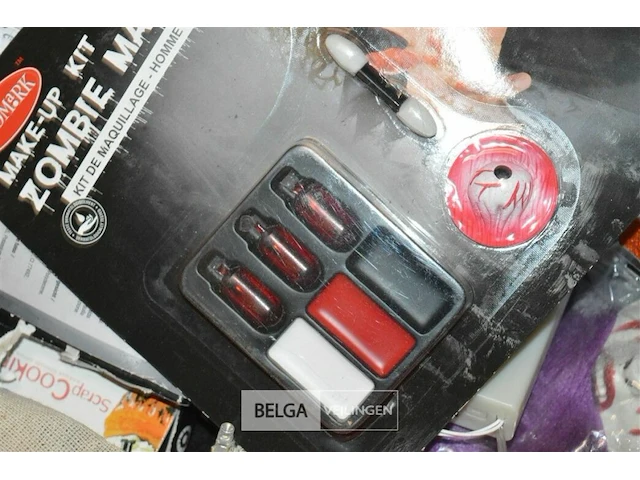 Inhoud bak partij div halloween deco - afbeelding 4 van  5