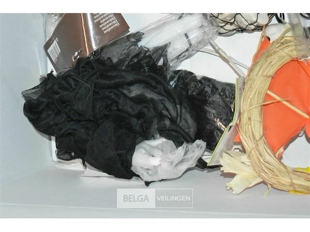 Inhoud bak partij div halloween deco - afbeelding 3 van  6