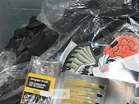 Inhoud bak partij div halloween deco - afbeelding 2 van  5