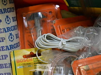 Inhoud bak partij div materialen - afbeelding 3 van  3