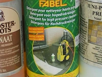 Inhoud bak partij div poetsprodukten, laminaatreiniger, boenwas, olieverwijderaar, enz - afbeelding 6 van  7