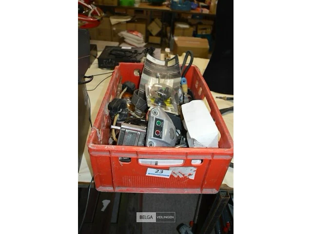 Inhoud bak startbobijn sportser km klok, onsteking platines etc - afbeelding 1 van  14