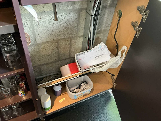 Inhoud bar en koelcel - afbeelding 14 van  32