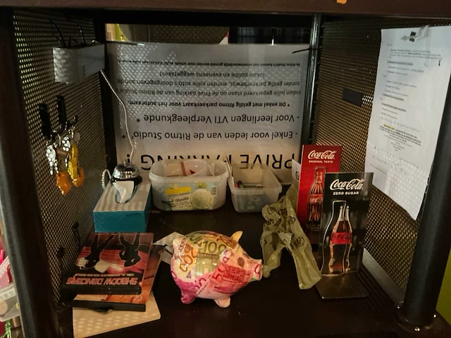Inhoud bar en koelcel - afbeelding 18 van  32