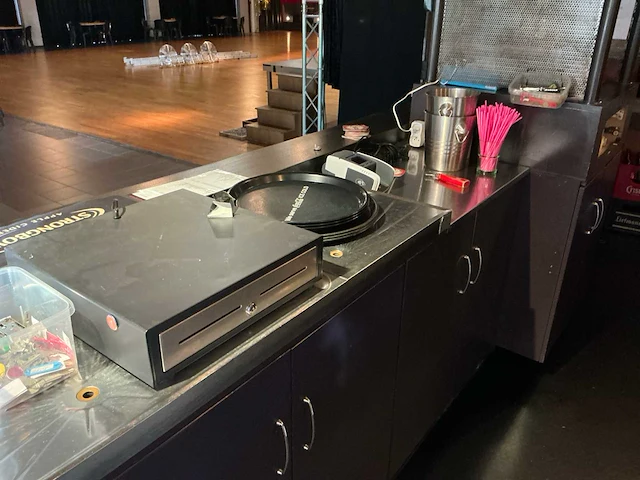 Inhoud bar en koelcel - afbeelding 21 van  32