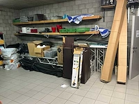Inhoud berging - afbeelding 1 van  14