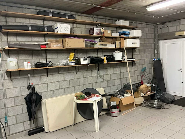 Inhoud berging - afbeelding 7 van  14