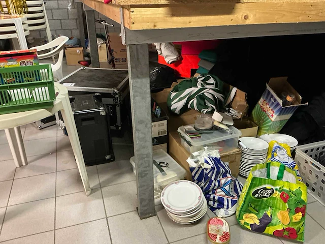 Inhoud berging - afbeelding 10 van  14