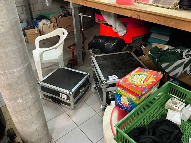 Inhoud berging - afbeelding 12 van  14