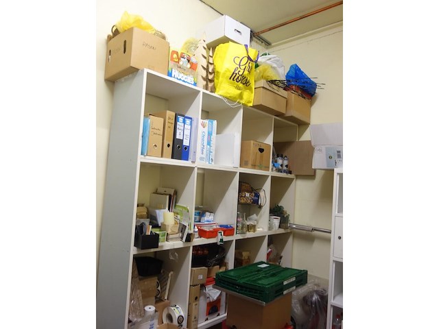 Inhoud berging - afbeelding 1 van  20