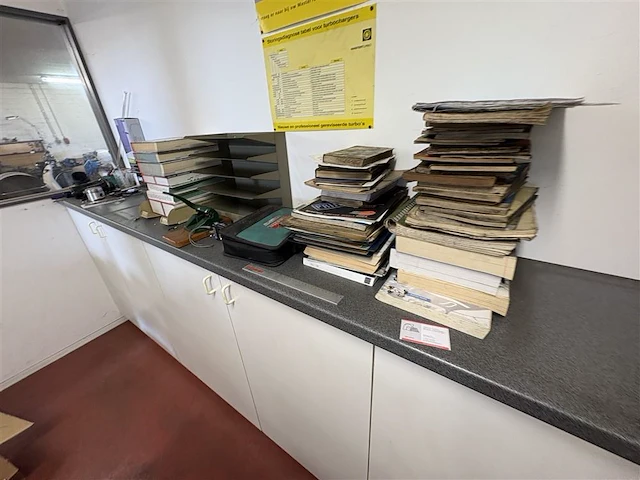 Inhoud bureau - afbeelding 3 van  31