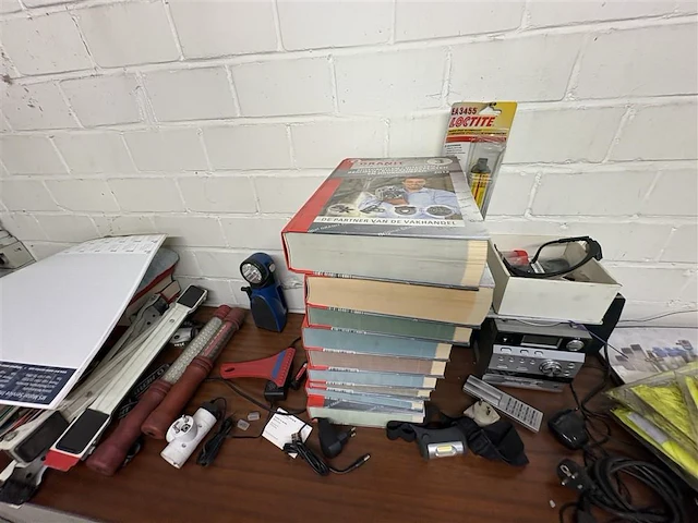 Inhoud bureau - afbeelding 29 van  31