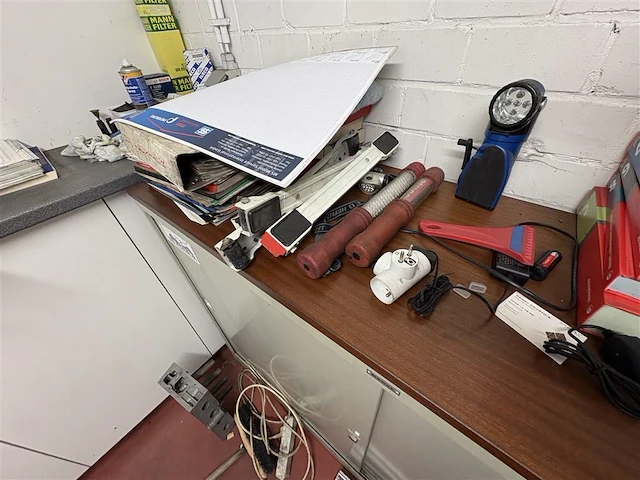 Inhoud bureau - afbeelding 30 van  31