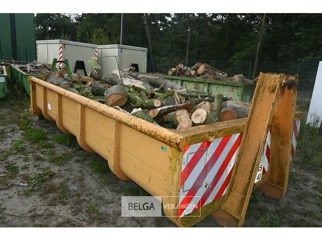 Inhoud container stookhout. - afbeelding 1 van  5
